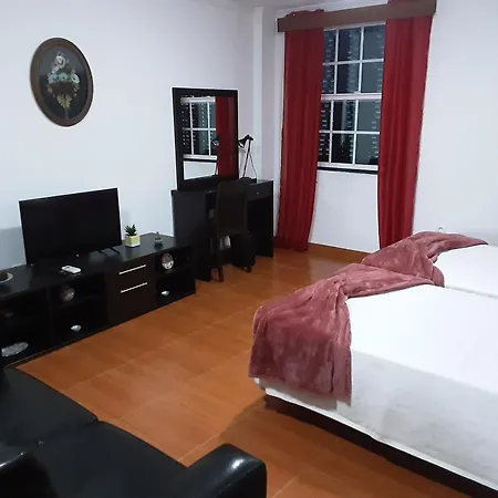 Residencia Machado 3* הורטה